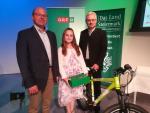 Christina K. gewinnt Fahrrad beim Gewinnspiel